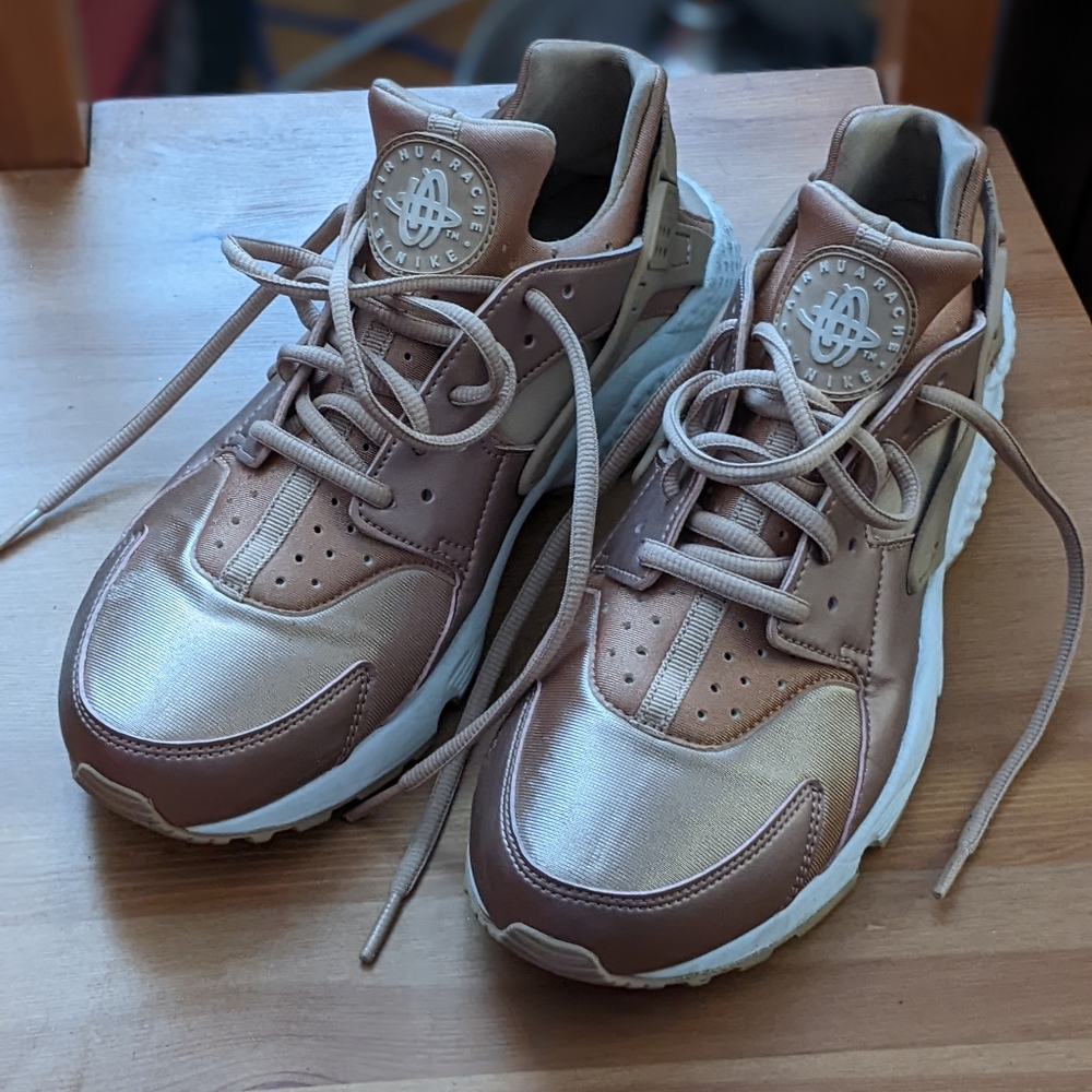 Nike Women's Air Huarache Run Rose Gold